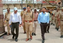 गंगा दशहरा के दृष्टिगत डीएम-एसएसपी ने किया सरयू घाटों का निरीक्षण गंगा दशहरा के दृष्टिगत डीएम-एसएसपी ने किया सरयू घाटों का निरीक्षण