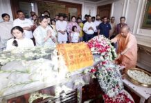 प्रतीक यादव का निधन परिवार पर टूटा दुखों का पहाड़ प्रतीक यादव का निधन परिवार पर टूटा दुखों का पहाड़