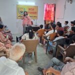 मोबाइल की लत पढ़ाई और एकाग्रता में बन रही बाधा:नेहा आनंद मोबाइल की लत पढ़ाई और एकाग्रता में बन रही बाधा:नेहा आनंद