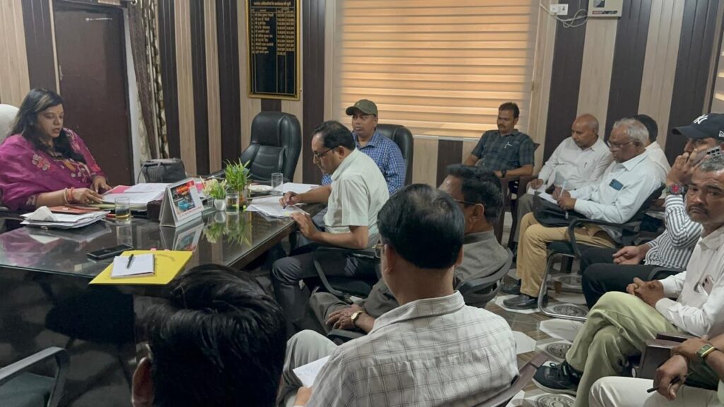 सुल्तानपुर एआरटीओ कार्यालय पर औचक निरीक्षण: स्कूल वाहनों पर कड़ा एक्शन