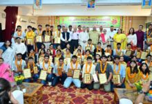 Photo of मोबाइल स्क्रीन ने बढ़ाईं सामाजिक दूरियां-कुंवर मानवेंद्र सिंह