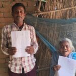 80 वर्षीय बुजुर्ग महिला न्याय के लिए मजबूर 80 वर्षीय बुजुर्ग महिला न्याय के लिए मजबूर