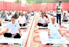 Photo of जेल में कैदियों संग अधिकारियों ने किया योगाभ्यास