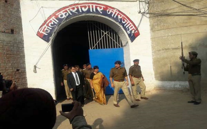 यूपी की जेलों पर उठे सवाल: बांदा के बाद मिर्जापुर में बंदी की मौत