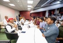 Photo of लोकतांत्रिक मूल्यों को नष्ट कर रही भाजपा: अखिलेश यादव