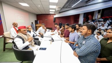 Photo of लोकतांत्रिक मूल्यों को नष्ट कर रही भाजपा: अखिलेश यादव