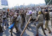 Photo of कहां चला गया पुलिस के हाथों में लहराने वाला डंडा?