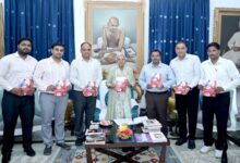 Photo of राज्यपाल ने “साथी हाथ बढ़ाना” पुस्तक का किया विमोचन