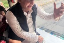 Photo of जब अखिलेश पूछा- पुलिस भाई, मुझे कहां ले जा रहे हो?