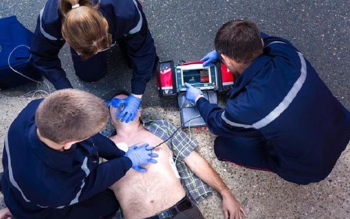 कार्डियक अरेस्ट में हर सेकंड कीमती:CPR से बच सकती है जान