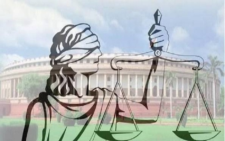 क्या न्यायपालिका पर बढ़ता अविश्वास लोकतंत्र को कमजोर कर रहा है?