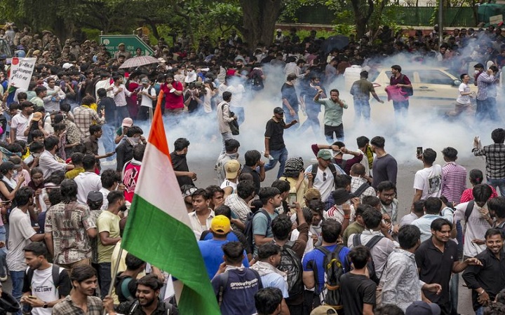 छात्र आंदोलन: मुद्दों से भटकती बहस और भविष्य की चिंता