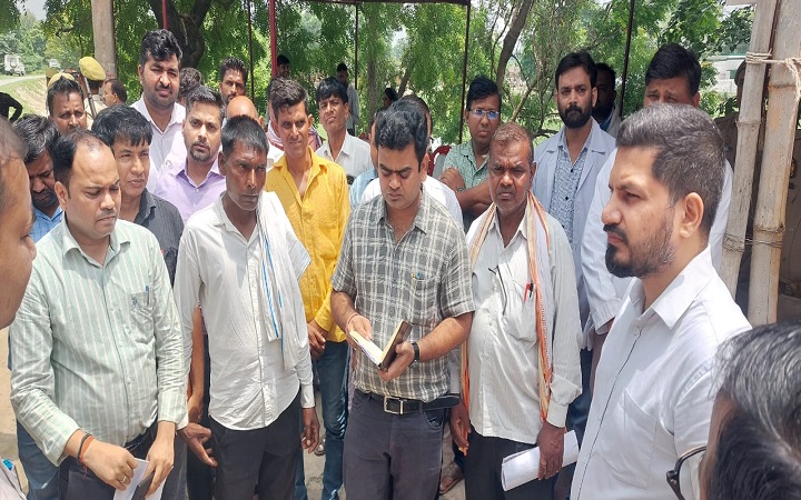 जिलाधिकारी ने बाढ़ प्रभावित क्षेत्रों का निरीक्षण
