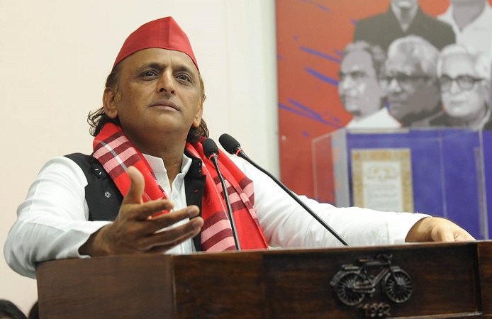 राम मंदिर चढ़ावा विवाद पर गरजे अखिलेश!