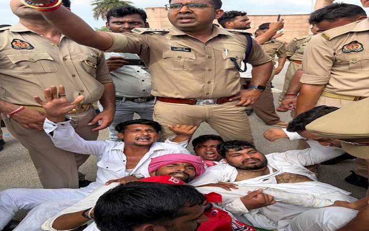 लखनऊ में छात्रों का महाविस्फोट! फीस बढ़ोतरी,पेपर लीक और छात्र संघ चुनाव पर सरकार घिरी