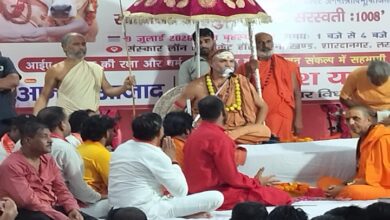 Photo of गाय को पशु नहीं मिले माता का दर्जा: शंकराचार्य अविमुक्तेश्वरानंद