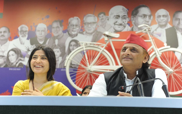 जब अखिलेश ने कहा 'मुखर बनो' तो डिंपल ने दिखाया तेवर!