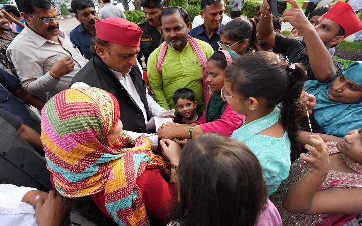 भाजपा सरकार में उद्योगपतियों को लूट की खुली छूट