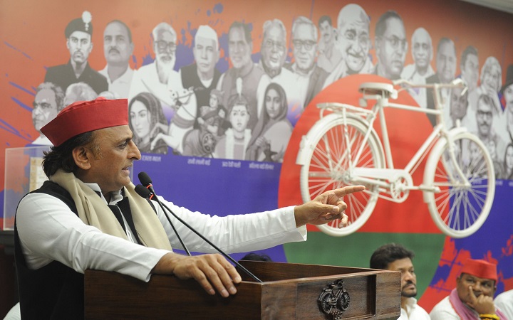 मुख्यमंत्री जी! क्या आपको PDA का मतलब पता है?