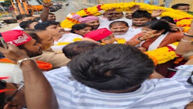 Photo of सरोज यादव नें सपा सांसद धर्मेंद्र यादव का किया भव्य स्वागत