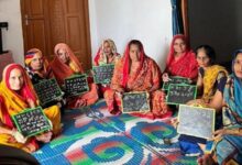 Photo of अक्षर ज्ञान से आत्मनिर्भरता की ओर बढ़ती ग्रामीण महिलाएँ