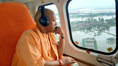 Photo of फर्रुखाबाद: बाढ़ के बीच पहुंचे योगी, गंगा ड्रेजिंग से स्थायी समाधान का ऐलान!