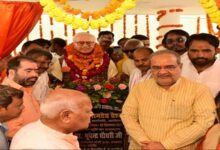 Photo of रामदेव आचार्य को श्रद्धांजलि देने उमड़ा सैलाब, पुण्यतिथि पर मूर्ति का अनावरण