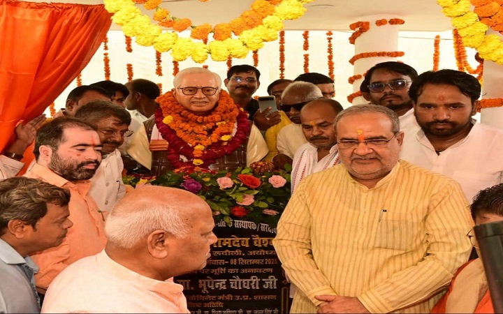 रामदेव आचार्य को श्रद्धांजलि देने उमड़ा सैलाब, पुण्यतिथि पर मूर्ति का अनावरण