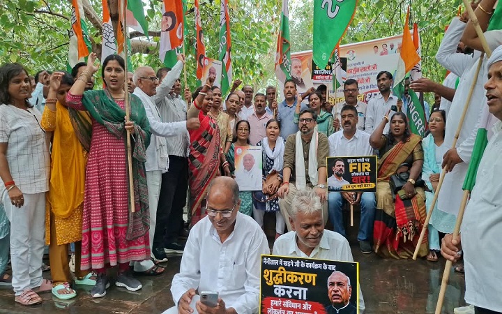 राहुल गांधी पर FIR:हल्द्वानी से लखनऊ तक सियासी घमासान!