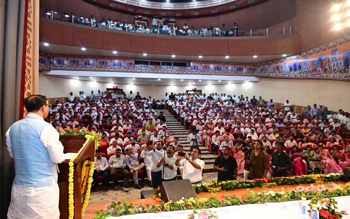 सरकारी योजनाओं का लाभ पारदर्शी एवं सुचिता पूर्ण ढंग से जन-जन तक पहुंचाएं:उप मुख्यमंत्री