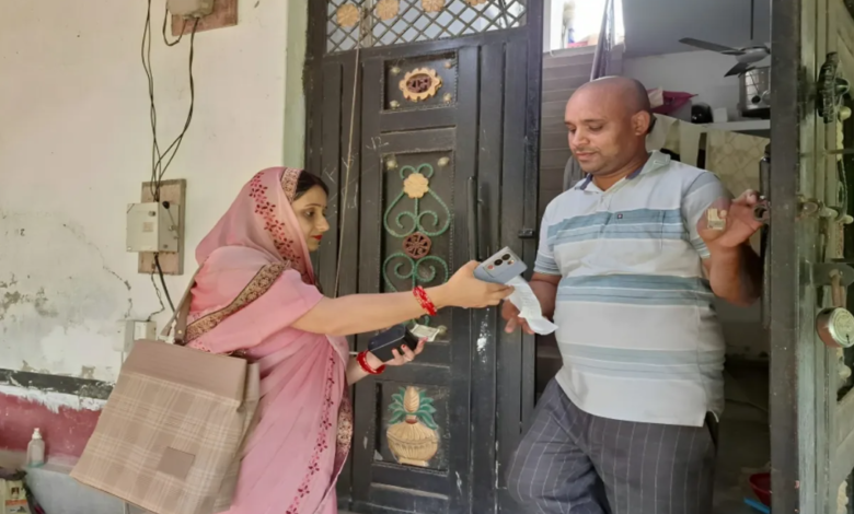 यूपी की विद्युत सखियों का कमाल,1.80 करोड़ लोगों के बिजली बिल जमा