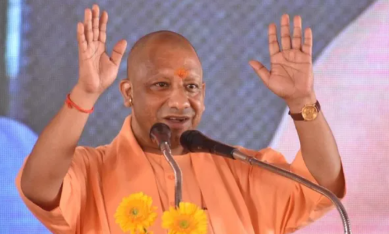 अब रात 2 बजे भी बेखौफ घर लौटती हैं बेटियां : योगी