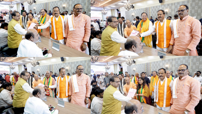 मुख्यमंत्री योगी की मौजूदगी में BJP प्रत्याशियों का नामांकन