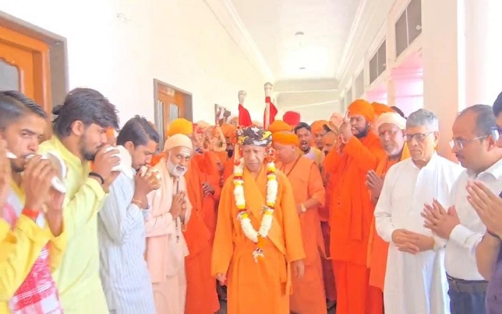 Vijayadashami 2026: सीएम योगी ने महायोगी गोरखनाथ का किया विशिष्ट पूजन, लोक कल्याण की प्रार्थना