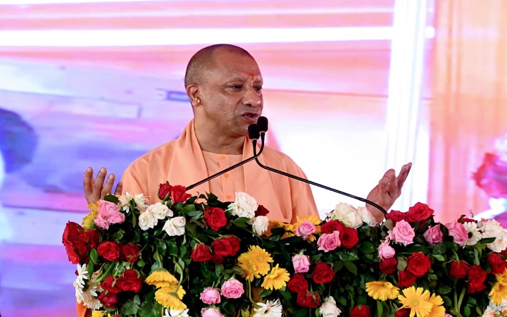 अब पलायन नहीं, अपनी माटी में हुनर दिखा रहे कारीगर- योगी