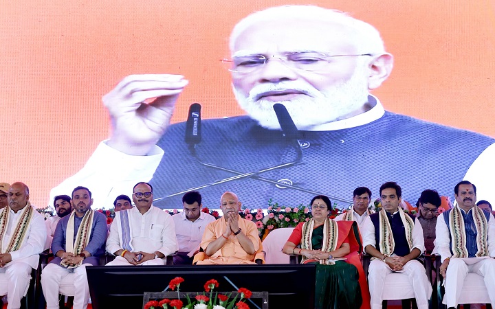 मोदी की 25 साल की सेवा से बदली भारत की पहचान: योगी
