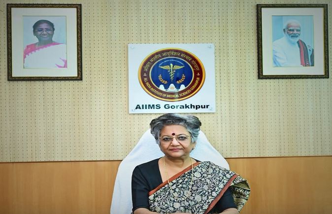 गोरखपुर AIIMS की डायरेक्टर को इलाज के लिए जाना पड़ा प्राइवेट हॉस्पिटल