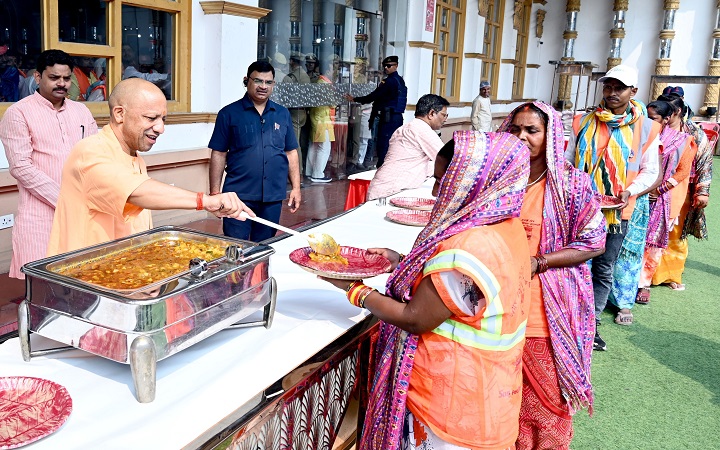 नींव के पत्थर हैं स्वच्छता कर्मी:मुख्यमंत्री