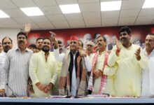 Photo of भाजपा-बसपा को बड़ा झटका! पूर्व विधायक से पूर्व IPS तक कई दिग्गज अखिलेश यादव के साथ