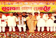 Photo of भाजपा में शामिल हुए सपा के तीन विधायक,अमेठी में शक्ति प्रदर्शन