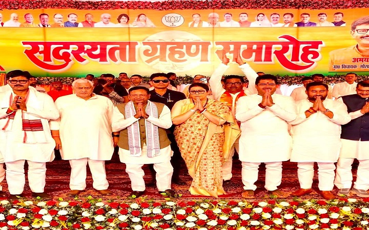 भाजपा में शामिल हुए सपा के तीन विधायक,अमेठी में शक्ति प्रदर्शन