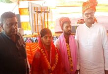 Photo of शहनाइयों की गूंज के बीच अयोध्या में 185 जोड़ों ने थामा एक-दूजे का हाथ