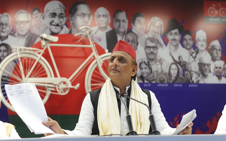 हमें बुराई को अच्छाई से हराकर जीत हासिल करना है:अखिलेश यादव