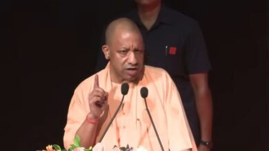 Photo of ‘जनता के पैसे पर डकैती डालने वालों की जेबें खाली हुईं’- योगी